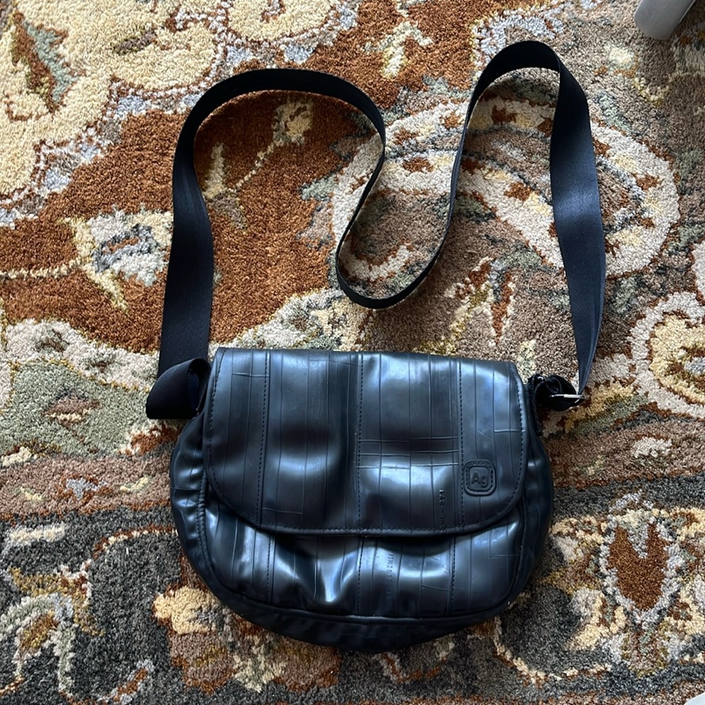 Alchemy Goods Laurel Hurst crossbody purse